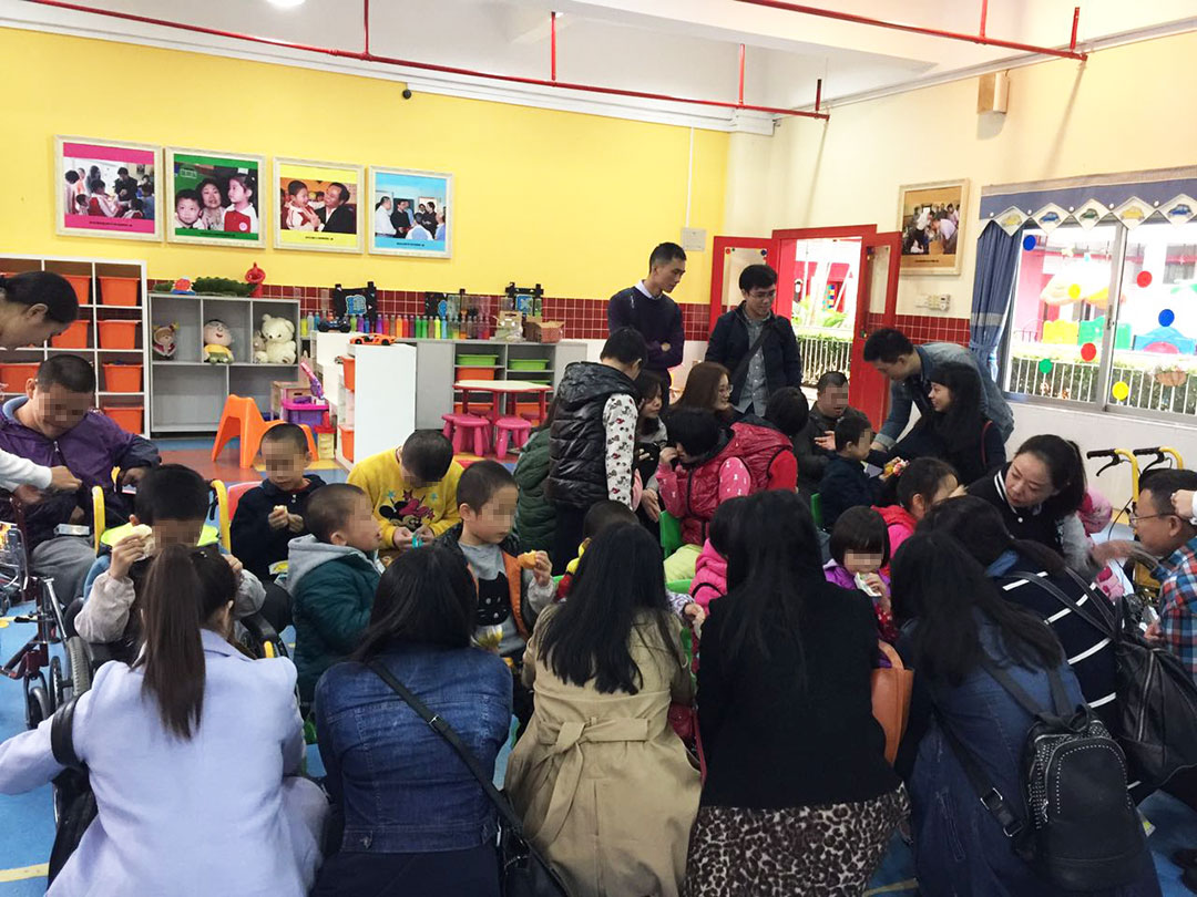 探訪深圳市寶安區(qū)社會(huì)福利中心小朋友