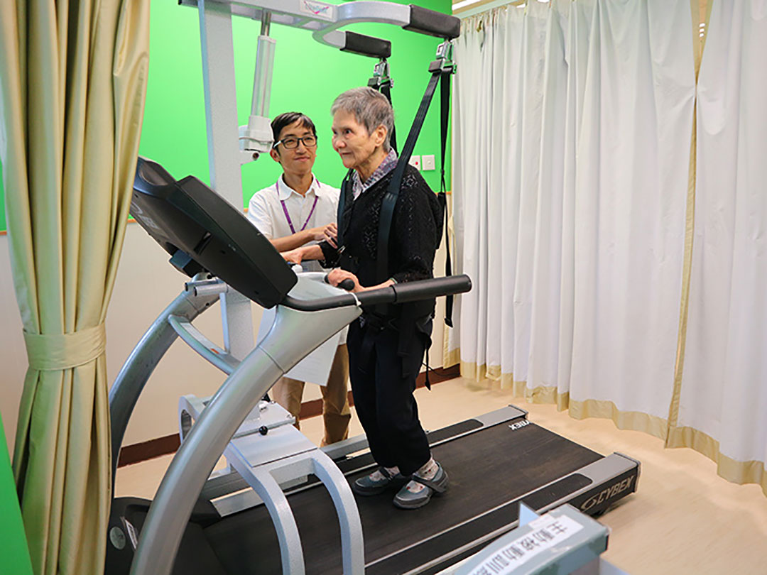 捐贈(zèng)復(fù)康器材