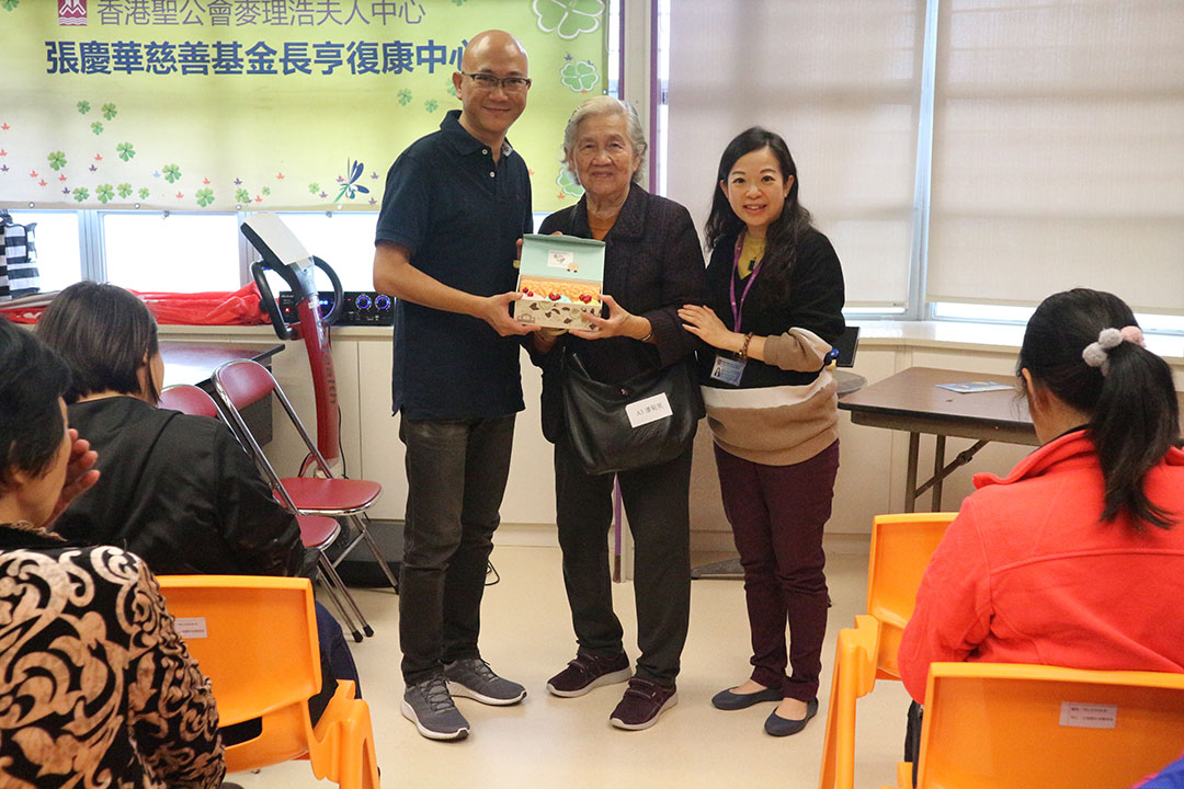 與長(zhǎng)亨復(fù)康中心長(zhǎng)者外出游玩