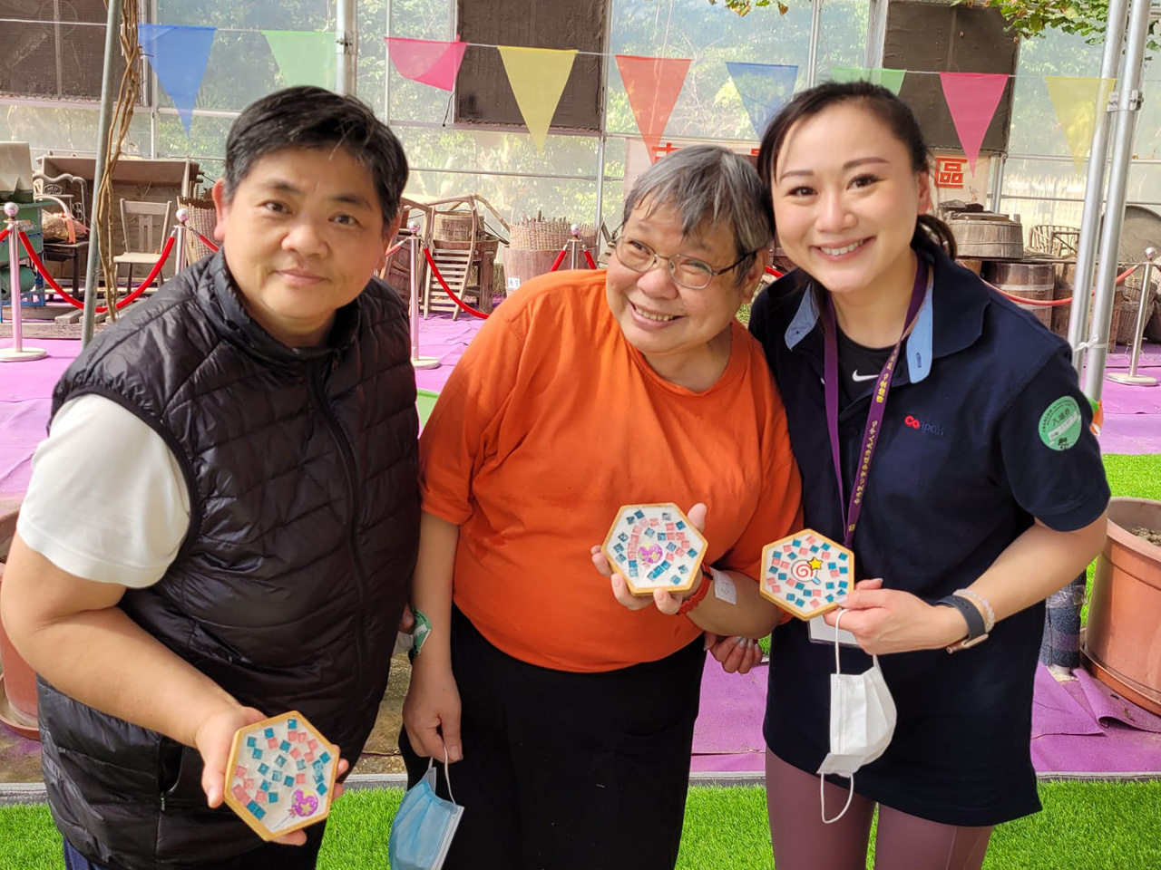 陪同“圣公會麥理浩夫人中心”長者旅行游玩