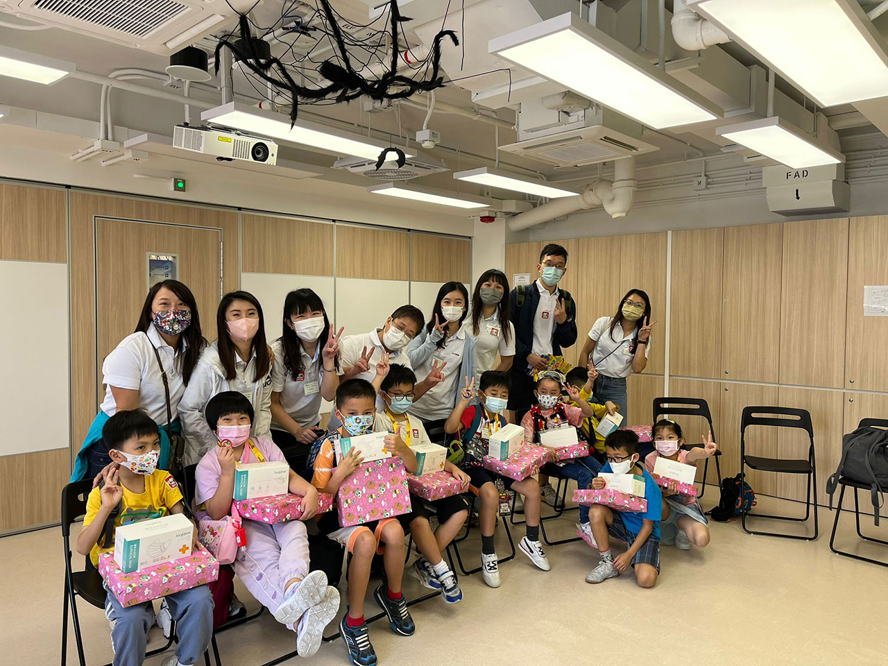 與耀能共同舉辦“童”游香港樂高探索中心活動